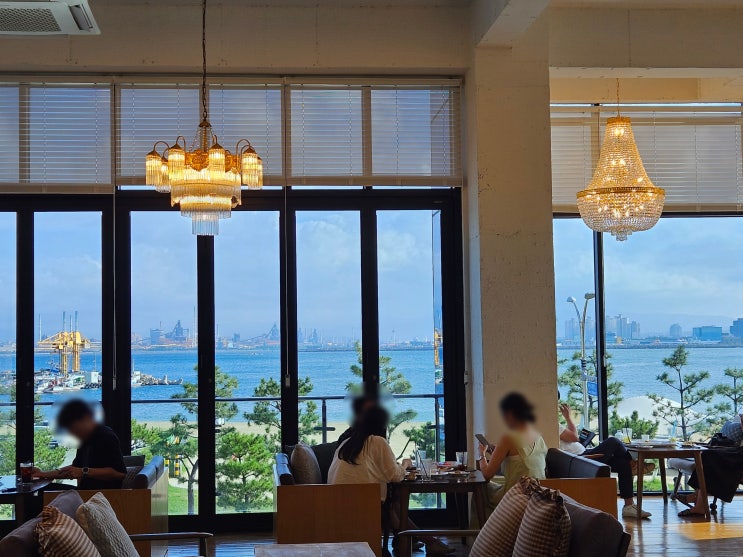  포항 영일대 뷰좋은 카페 추천 '팜테이블'- 공부하기 좋은 카페/책읽기 좋은 조용한 카페/오션뷰