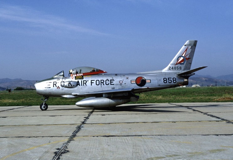한국 공군 F-86 <b>전투기</b> 사진들