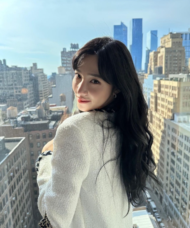  가을 결혼식 연예인 하객룩 패션에서 가장 인기 많은 가을 트위드 자켓 코디 w. 티파니