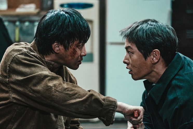 영화 [화란] 리뷰 후기 송중기의 어두운 느와르, 가정폭력 고딩의 현실 스포 O 결말 O