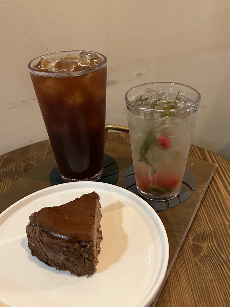  안양1번가 놀거리 안양역 바로 앞 모임하기 좋은 카페 [ 카페 디어디디 ]