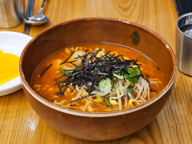 천호역 매운 라면 '틈새라면 천호점' / 빨계떡 중간 맛, 불고기 김밥 후기