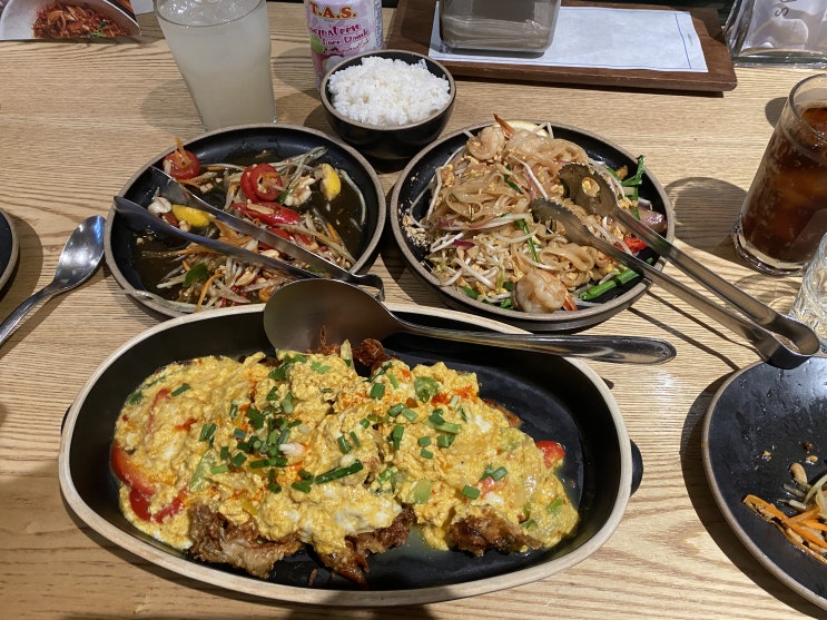  천호 현대백화점 맛집~ 스파이스마켓! 푸팟퐁커리랑 팟타이 먹고왔어요!