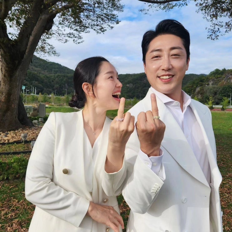 '웨딩화보 공개한 15일 결혼' 손헌수, 미모의 공무원 신부는 누구?