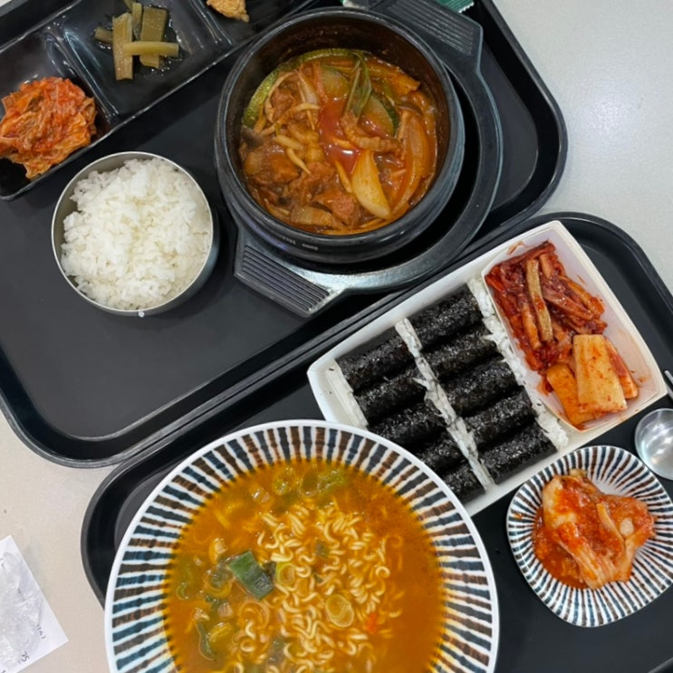 영천휴게소 (익산방향)에서 휴가 마무으리 영천휴게소 (익산방향)에서 휴가 마무으리