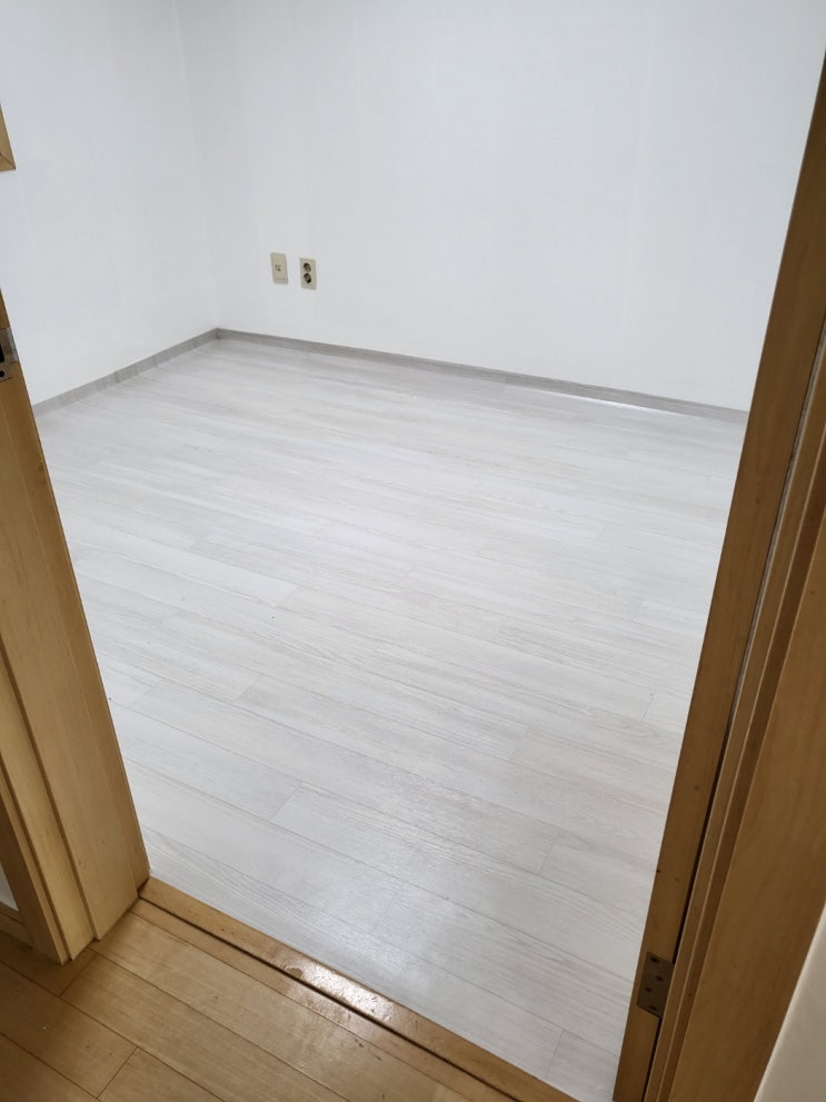  서울 수도권 모노륨 장판 시공 주거 공간 가성비 바닥재 시트