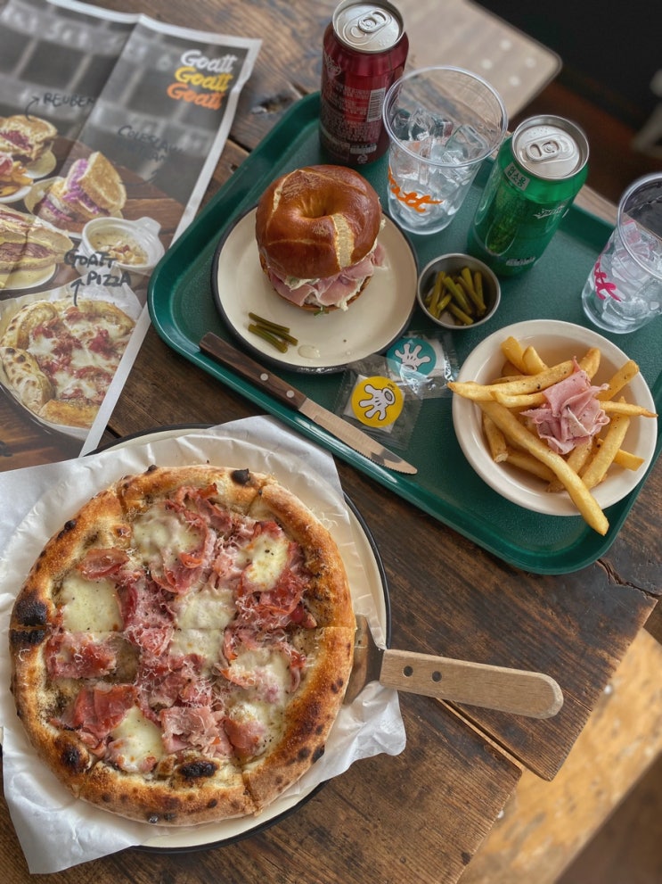  서촌 맛집 데이트 고트델리 웨이팅 메뉴 피자 베이글 한옥뷰