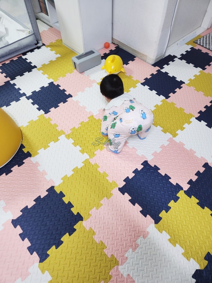  바닥에 깔아놓았던 대용량 퍼즐 매트 버리기