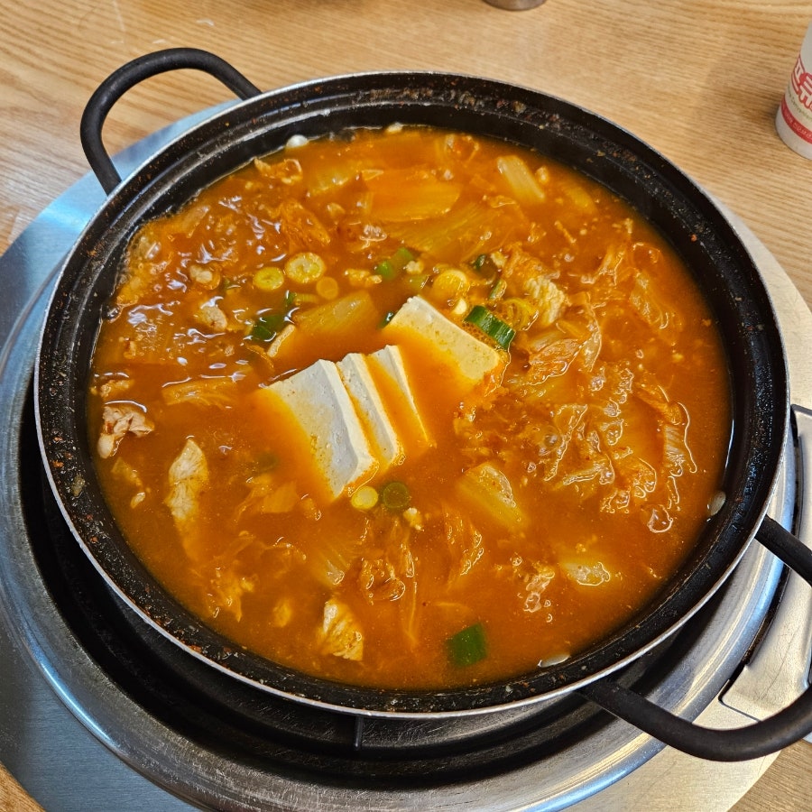 Byeolnandwaejigimchijjigae&dwitgogi Pyeongtaekcheongbukjeom photo 4