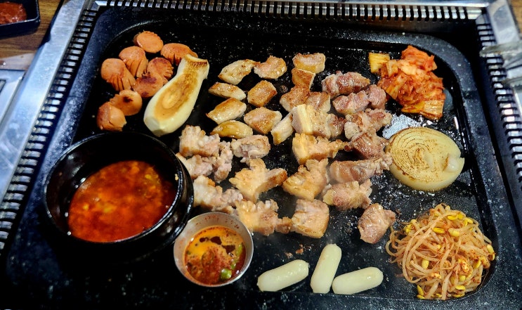  창원 도계동 맛집 돌판꽃삼겹살 고기집