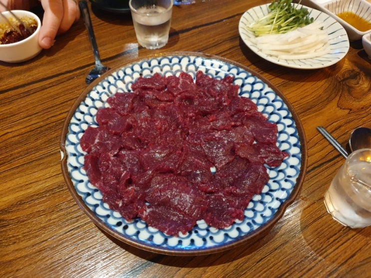  [새절역 맛집] 대구 뭉티기 육사시미 맛집 - 육회어때 응암점