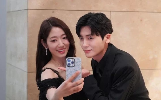 Park Hyung-sik and Park Shin-hye: 'Doctors,' 'The Heirs,' baby, thumb, nails, twins