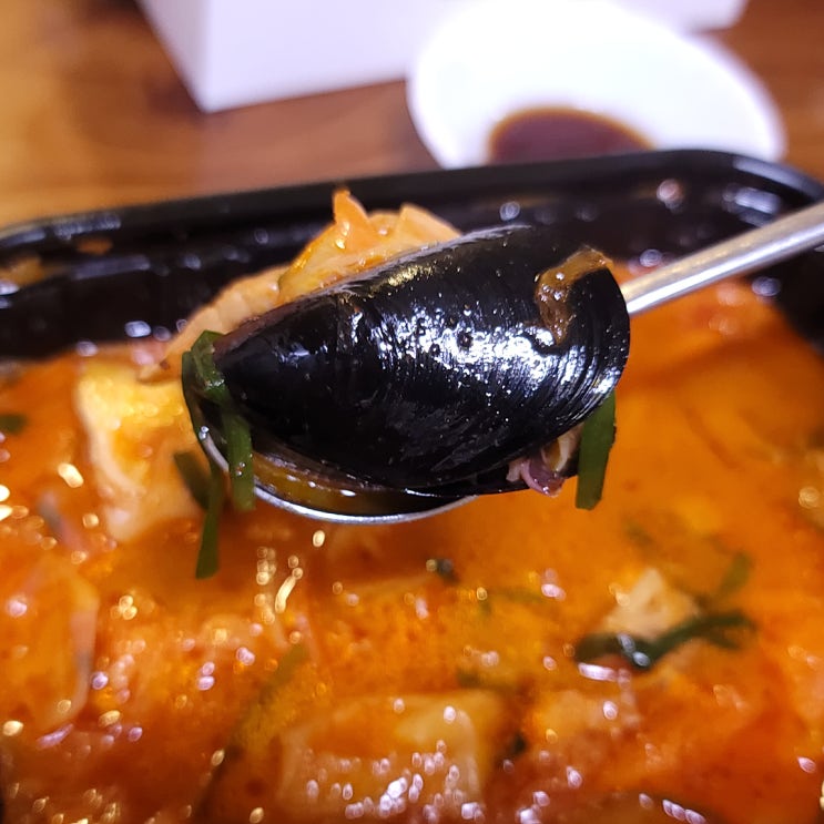  무난했던 홍콩반점 0410 메뉴 짬뽕 짜장면 군만두
