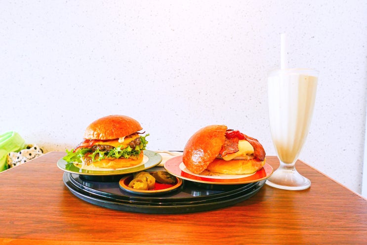  [제주 노형 맛집/양가형제] JMT 수제버거와 어니언링 그리고 밀크쉐이크의 조합