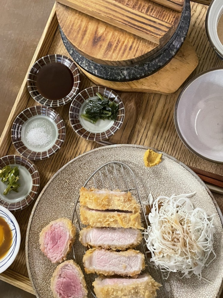  돌솥밥이 나오는 연남동 돈카츠 맛집 카마카츠