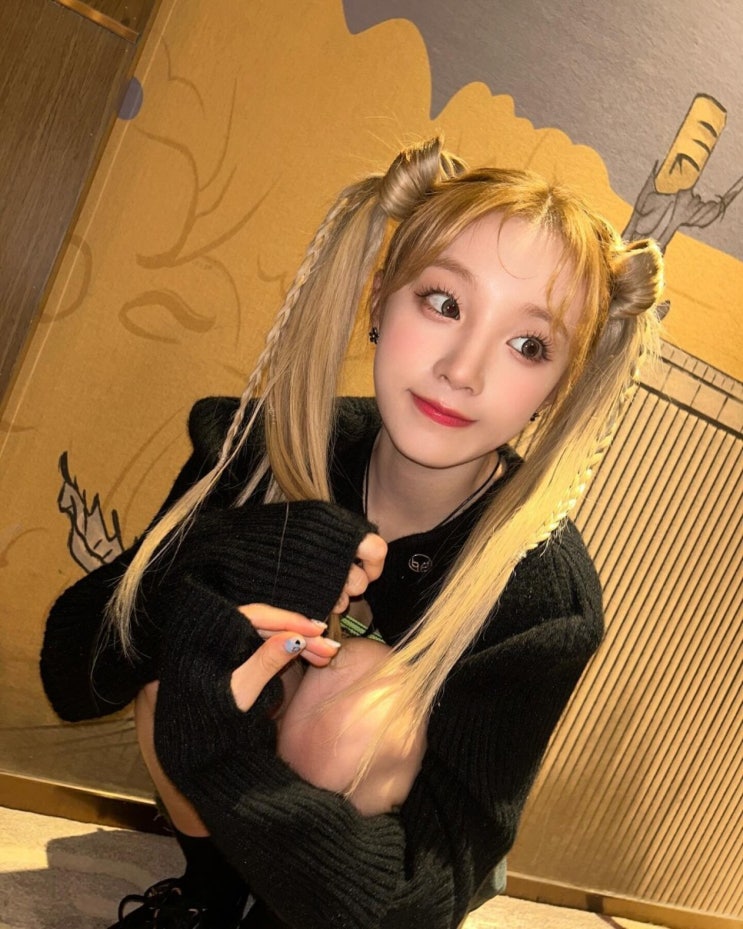 (여자)아이들 우기, 진정한 인형 미모...깜찍한 양갈래 머리 (여자)아이들 우기, 진정한 인형 미모...깜찍한 양갈래 머리