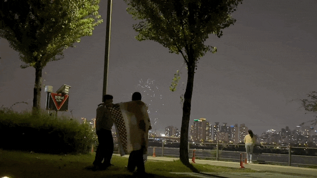  잠실한강공원에서 피크닉하면서 보는 뚝섬한강공원 드론 라이트쇼