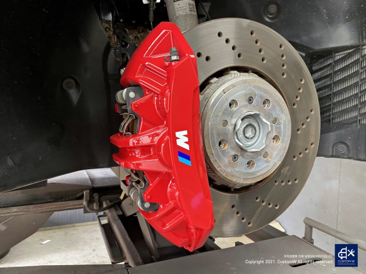  BMW M4 컴페티션 쿠페 레드 캘리퍼 도색
