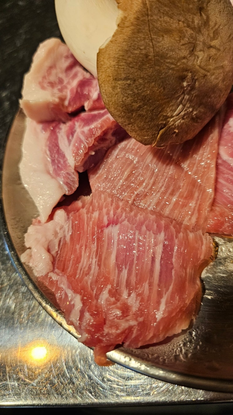  보라매 맛집 찾으신다면 쫄깃하고 맛있는 보라매 고기집 식껍 어때요?