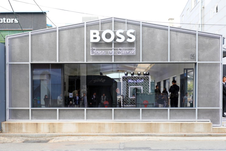 보스코리아의 한국 단독 컬렉션을 선보이는 서울 성수동 팝업스토어 (BOSS) 보스코리아의 한국 단독 컬렉션을 선보이는 서울 성수동 팝업스토어 (BOSS)