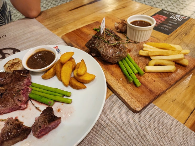  나트랑 시내 스테이크 맛집 쟈니스테이크 하우스2(Johnny steak house 2)