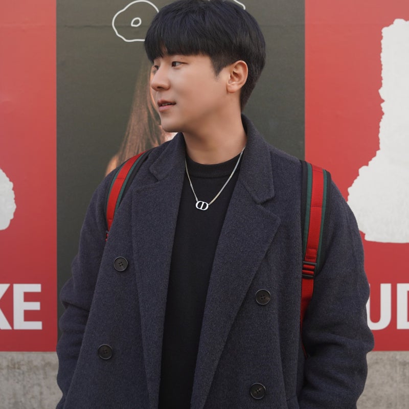 디올 남자목걸이 CD목걸이 착용샷 후기