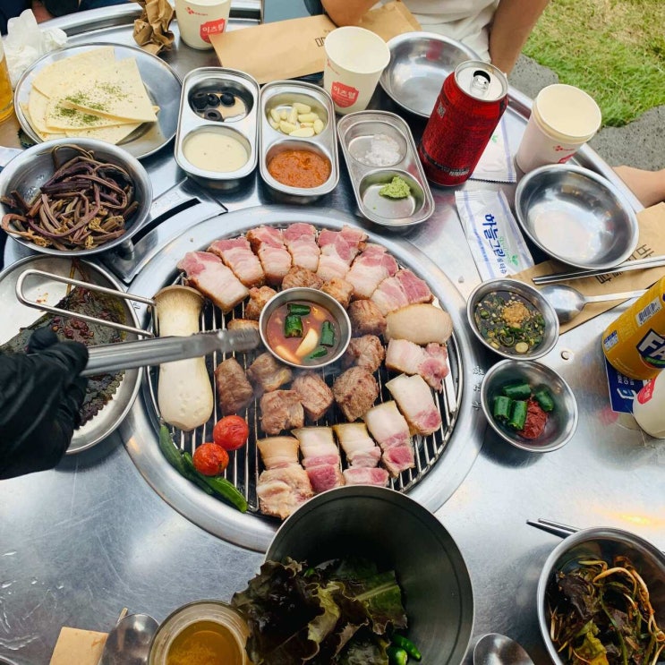  [마산] 바다뷰 맛집 '바당 돌담': 캠핑 감성, 제주 흑돼지,현지인 추천!