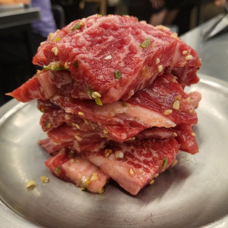단짠단짠의 진리인 양념소갈비살과 자극적인 마라 볶음밥을 맛볼 수 있는 소고기 맛집 우대포 송파 위례본점