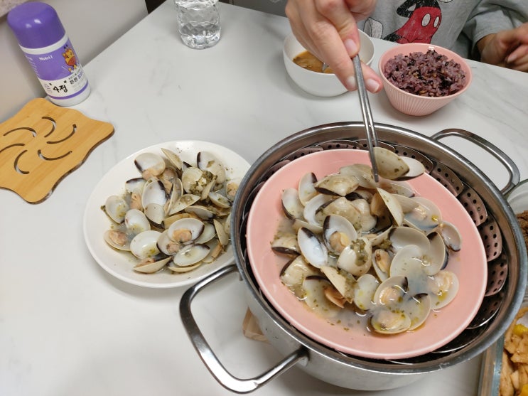  엉클큐+맛투데이 "스팀갈릭버터백합"으로 저녁밥상을 차려봐요.