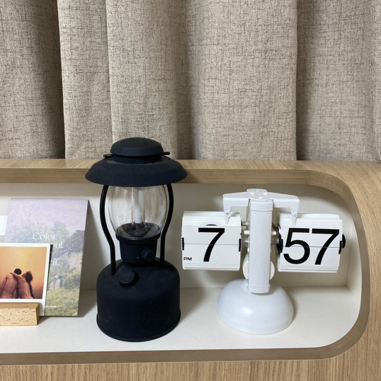  레트로 감성 가득한 칼리아 탁상플립시계 인테리어 소품으로 제격
