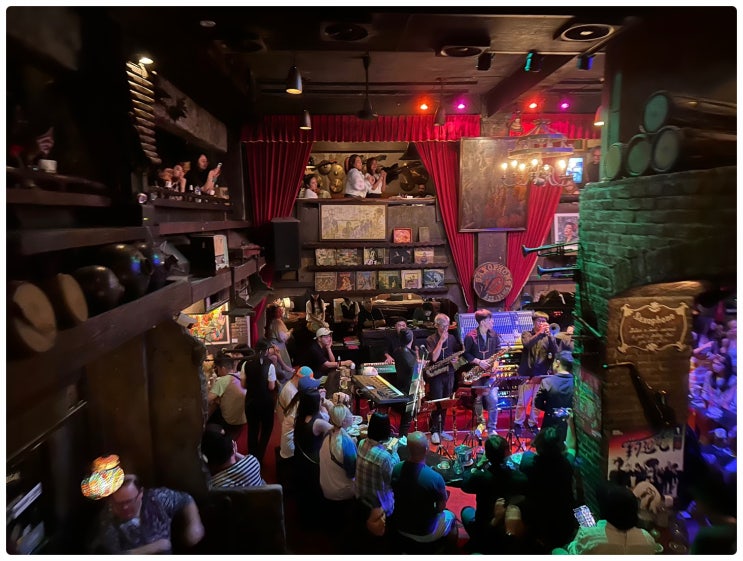  태국 방콕 저녁 핫플레이스 3대 재즈바 색소폰 펍(SAXOPHONE PUB) 2층에서 공연 제대로 즐긴 실제 리뷰 후기