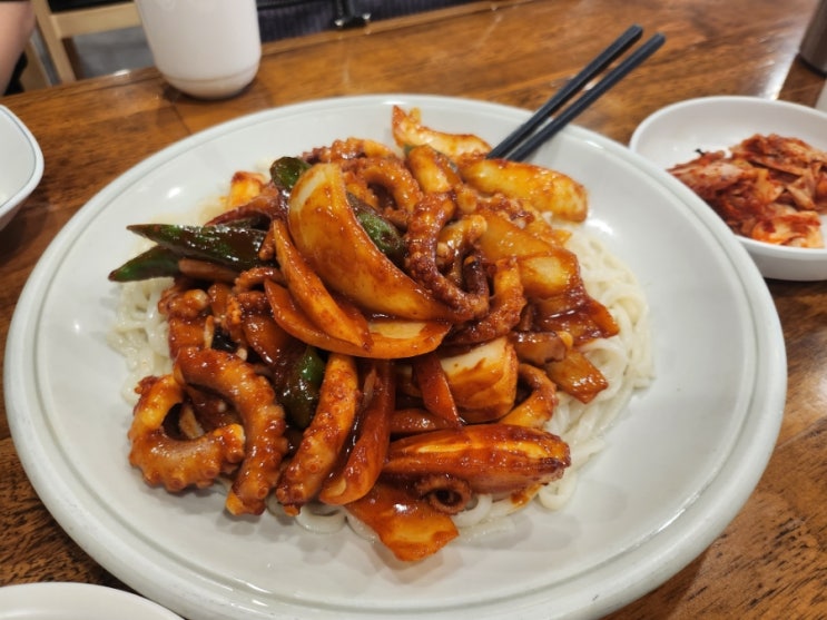  2023년 블루리본 서베이 수록 도산공원 근처 맛집,칼국수 맛집 논현동 한성칼국수 논현본점,국시 맛집 대치동 소호정 대치점 위치,메뉴,주차,추천