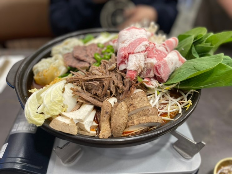  방이동 올림픽공원 한식맛집 : 호텔 한식당 출신 셰프님이 요리한 육개장/해장국 전골 전문점 '육참'