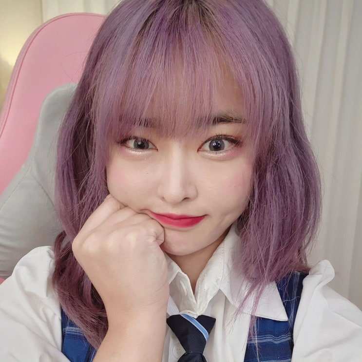'압구정 박스녀' 아인, 고루한 성문화 깨는 어그로이자 행위 예술 '압구정 박스녀' 아인, 고루한 성문화 깨는 어그로이자 행위 예술