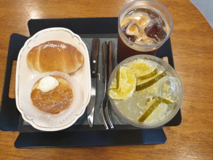 경북 문경 영신 카페 카페라밀(CAFE LAMEAL) 솔직후기 (바닐라크림도넛, 소금빵, 청귤에이드) 경북 문경 영신 카페 카페라밀(CAFE LAMEAL) 솔직후기 (바닐라크림도넛, 소금빵, 청귤에이드)