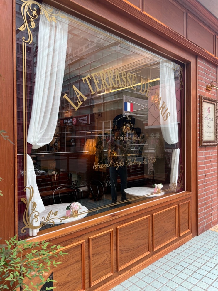 19세기 프랑스 파리 카페 컨셉의 라 테라스 드 파리_웨스턴돔 카페