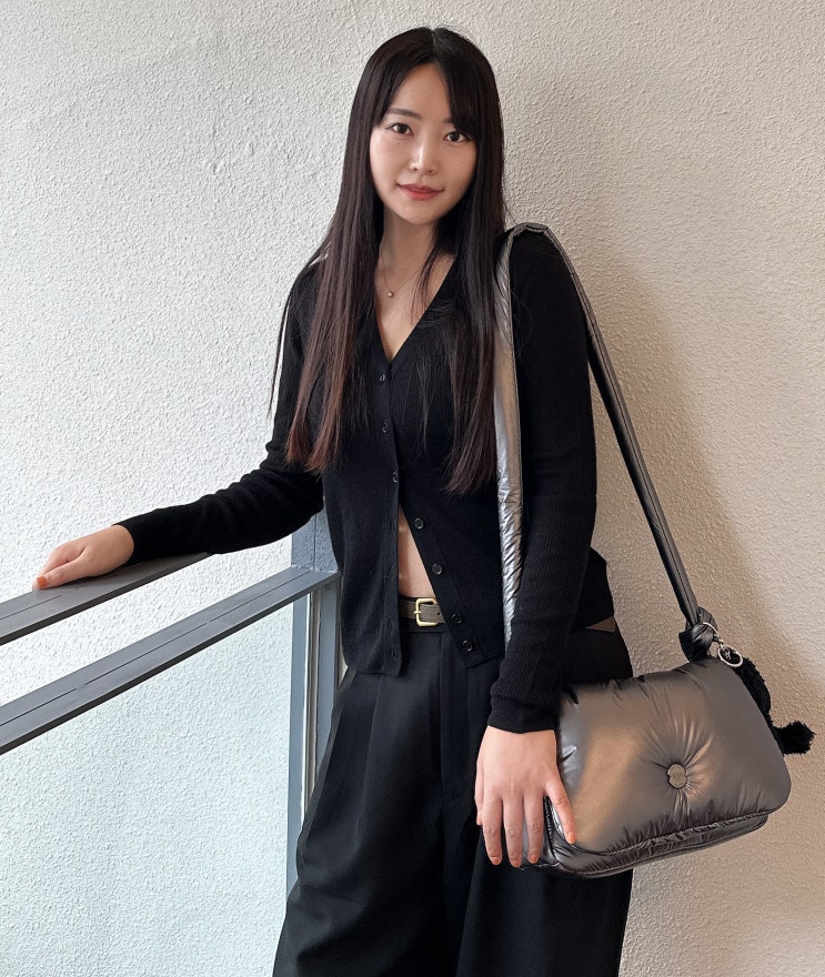  도적 소녀시대 서현가방, 배우 이호정 가방, 로사케이 누볼라 플랩 크로스 패딩백
