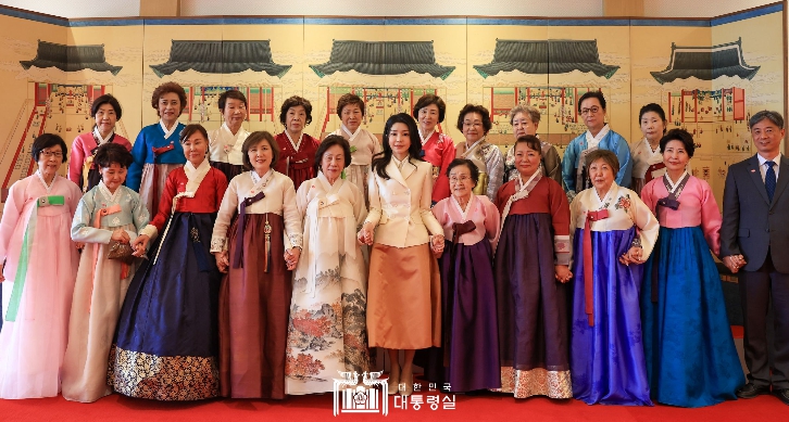 [동국일보] 김건희 <b>여사, 재일</b>본대한민국<b>부인회</b> 초청 <b>차담회</b>... 
