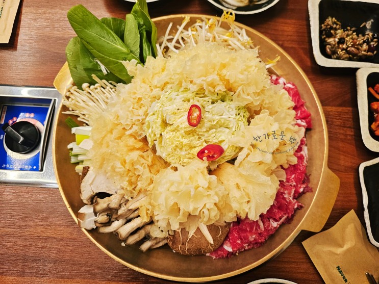 [김해/율하카페거리맛집] 버섯전골이 이렇게 맛있을 수가 있다니, 우화한식당