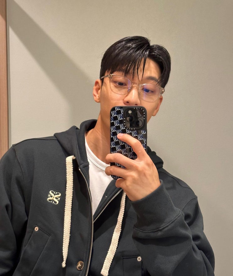 위하준 최악의악 디자이너 브랜드 세터 남성 후드 집업 코디 위하준 최악의악 디자이너 브랜드 세터 남성 후드 집업 코디