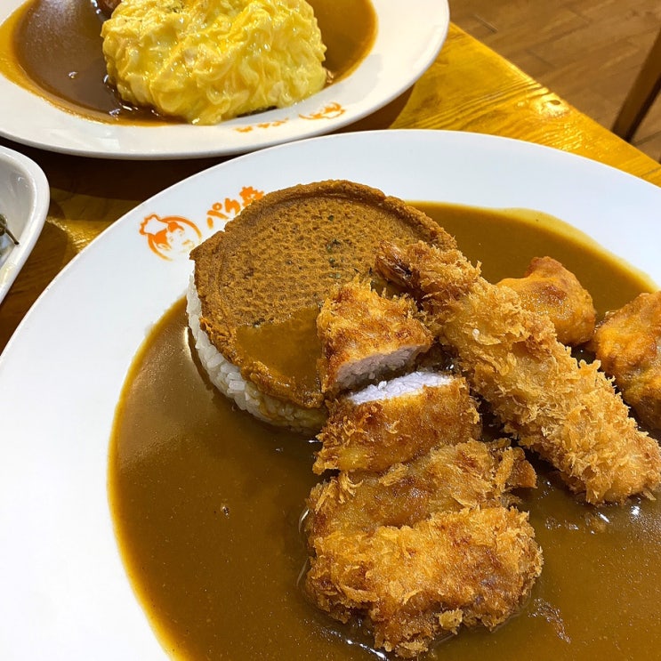  홍대 가성비 밥집 파쿠모리에서 일본식 드라이 카레 먹고 옴