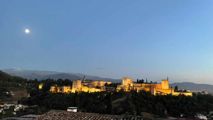 스페인 신혼여행 ⑨ 그라나다 무료 타파스바, 모로코 음식점, 알함브라 궁전 야경