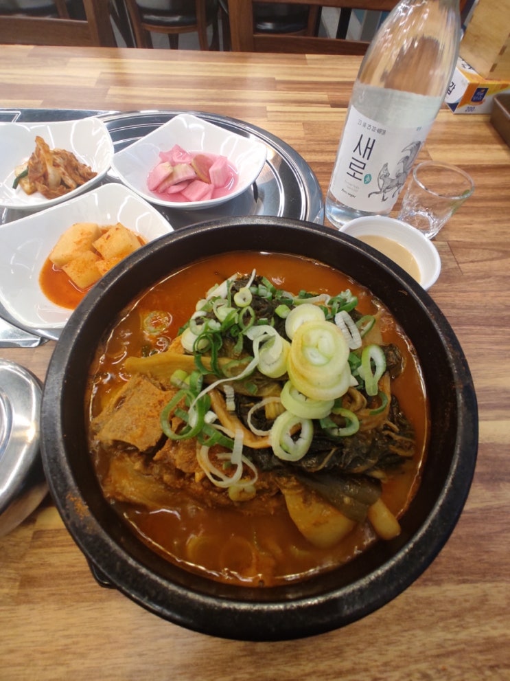  세종 해장 인생감자탕 세종나성점 뼈해장국 아재,줌마는 국밥이죠! 그래도 세종 뼈해장국 최고는 진성민속촌이죠!!