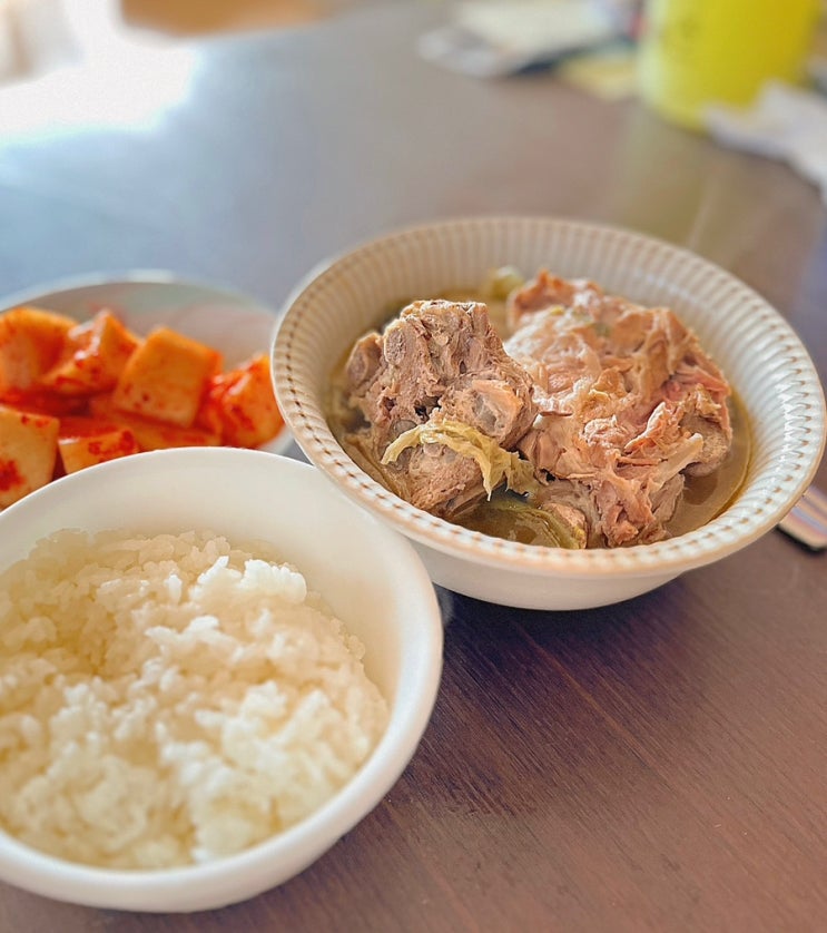 [요리하기] 돼지등뼈 우거짓국 | 돼지로 사골육수 내기, 난이도 최하, 가성비 최강 요리