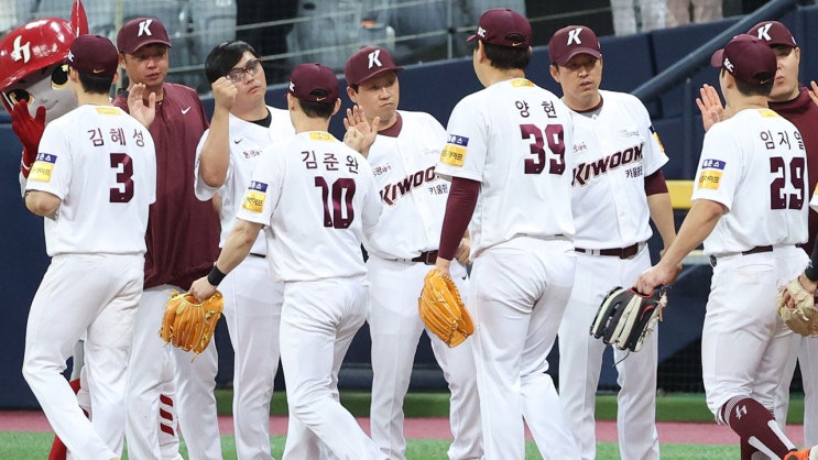 <b>키움</b>, 2024시즌 <b>코치</b>진 <b>개편</b> 확정 ··· 은퇴 선언한 박준태 합류