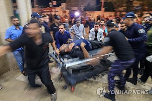 "이스라엘군, 가자지구 병원 공습으로 최소 500명 사망" "이스라엘군, 가자지구 병원 공습으로 최소 500명 사망"