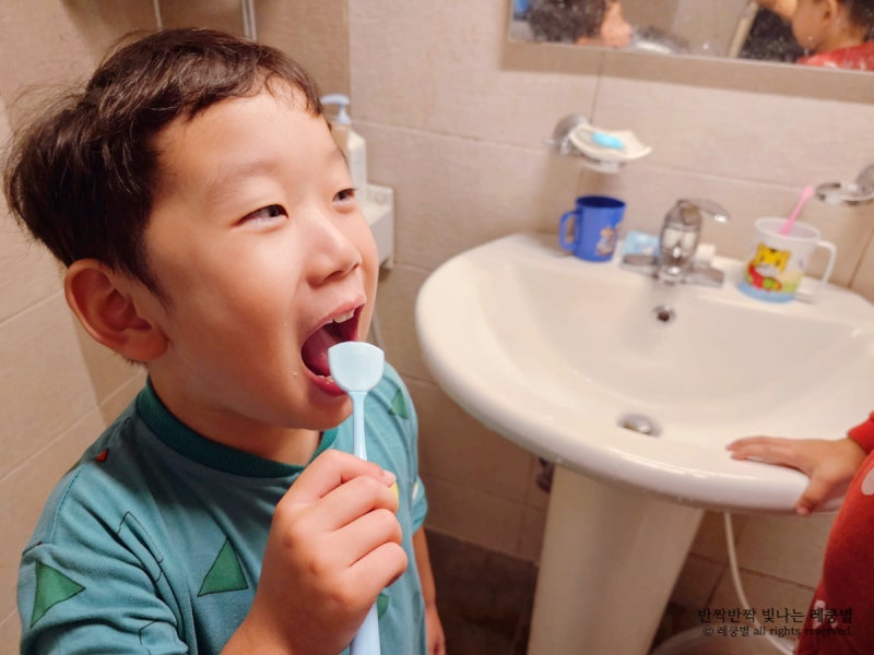 아기 유아 혀클리너추천 사용법 유아 아이 아기입냄새 제거