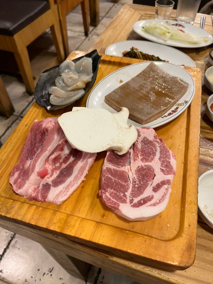  서울 하늘공원 맛집 예쁜돼지 상암점 키조개 삼합 DMC 고기집