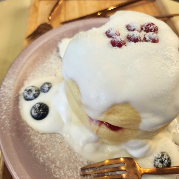  수플레가 맛있는 잠실 송리단길 카페 가배 유정