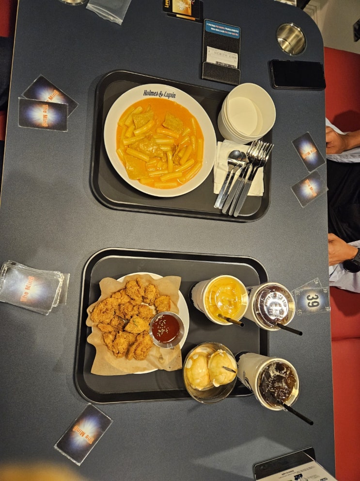 실내데이트 추천! 부천보드게임카페 홈즈앤루팡 부천신중동점에서 보드게임 즐기기